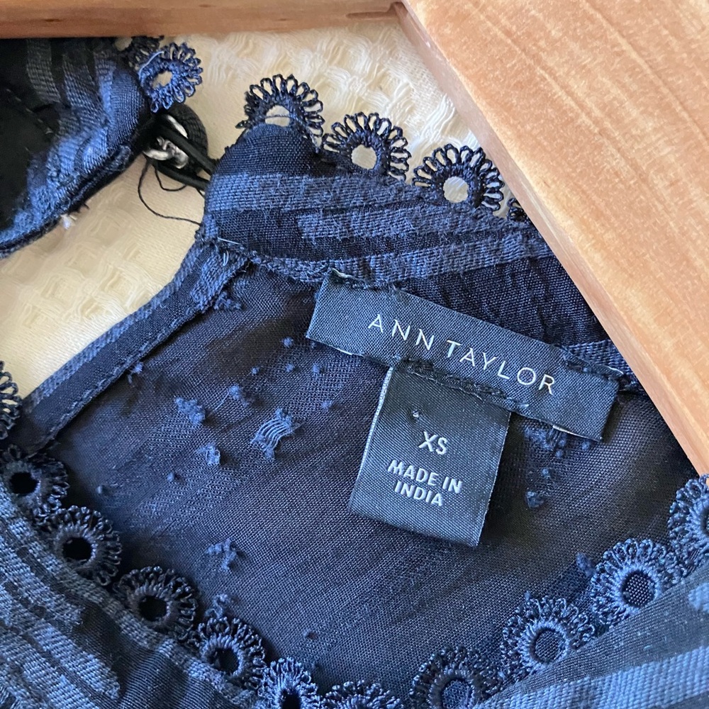 ANN TAYLOR Black Open Eyelet Long Sleeve Mock Neck Blouse Size XS (Could fit S) - Picture 8 of 11